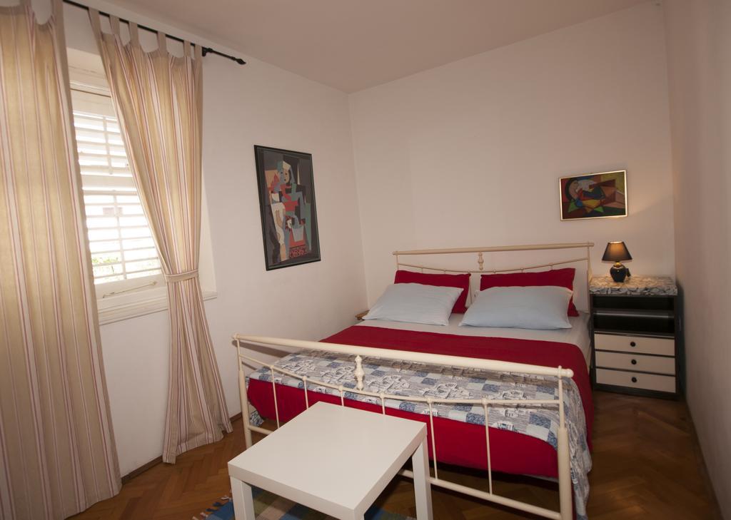 Apartments Barka Tučepi Quarto foto